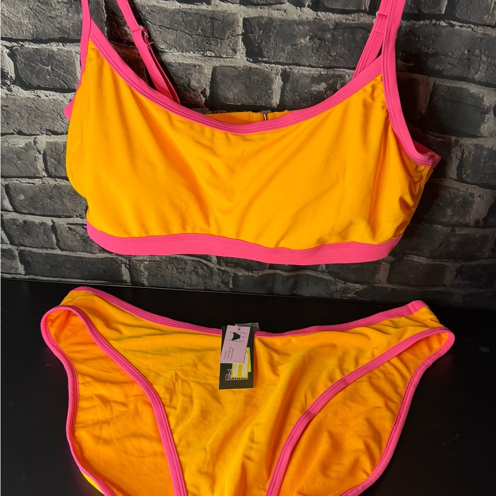 Plus size square neck bikini set. (Top & Bottom)
